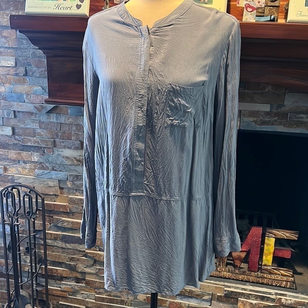 LIGHTWEIGHT Button Up Blouse